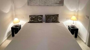 Room - Punta Est - 1BR ZAFFIRO 300m From The Beach & Pool (Capo Coda Cavallo)