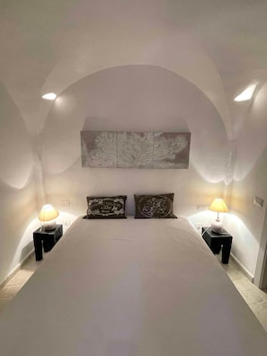 1 bedroom, iron/ironing board, bed sheets