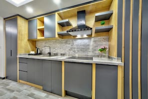 Deluxe Twin Room | Private kitchen | Stovetop, electric kettle - North Blue Life (Istanbul)
