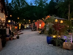 Property grounds - The Magical House of Dragons Near Top Attractions (Sevierville)