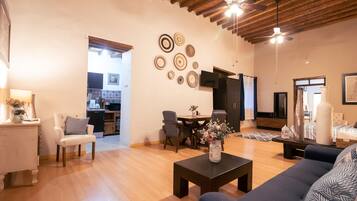 Deluxe Apartment | 1 bedroom, iron/ironing board