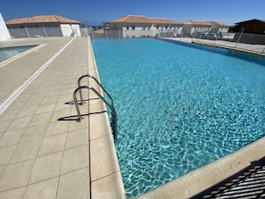 Piscine extérieure, piscine chauffée