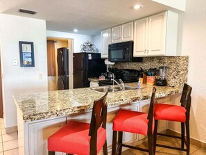 Fridge, microwave, oven, stovetop - Ocean Front - Princesa Resort (Puerto Penasco)