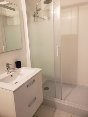 Douche, papier toilette