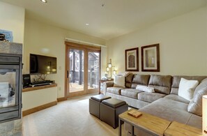 Fireplace - Luxury 1-Bedroom Condo, 2-Minute Walk to Ski Lifts & West Village - CA3202 (Copper Mountain)