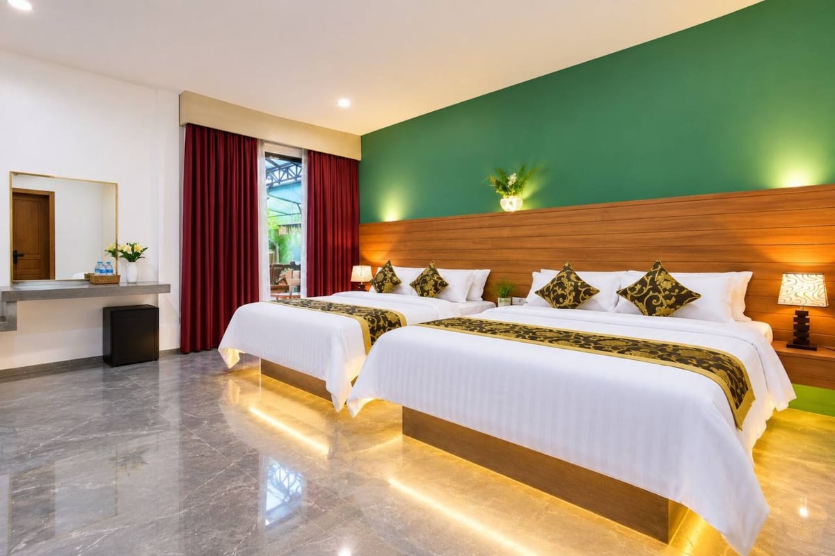 Familie suite | Lakens van Egyptisch katoen, luxe beddengoed, een bureau