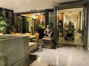Reception - Chhouy Vathna Angkor Boutique (Siem Reap)