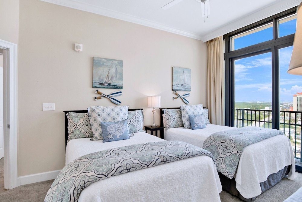 The Oasis 2311 | Spacious, Lazy River, Poolside Grill, New Splash