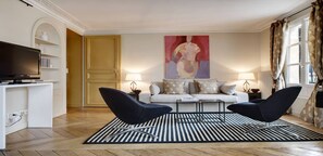 Living area - ON THE WALKING DISTANCE TO LOUVRE,PALAIS ROYAL  & OPERA  - RUE SAINTE ANNE (Paris)
