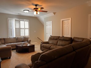 智能电视、乒乓球、书