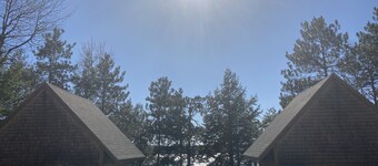 Lakefront Cottage on Round Pond