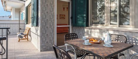 Family House, Multiple Bedrooms, 2 Bathrooms, Sea Facing (Kallisti Beach House - sea front) | Outdoor dining
