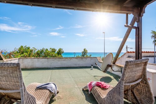 Kallisti Beach House - sea Front
