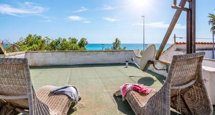 Kallisti Beach House - sea Front