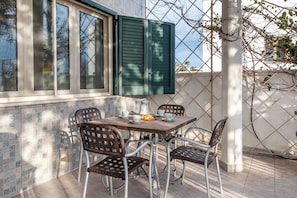Family House, 4 Bedrooms, 2 Bathrooms, Sea Facing (Kallisti Beach House - sea front) | Outdoor dining