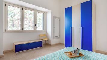 Family House, Multiple Bedrooms, 2 Bathrooms, Sea Facing (Kallisti Beach House - sea front) | Bahagian dalam