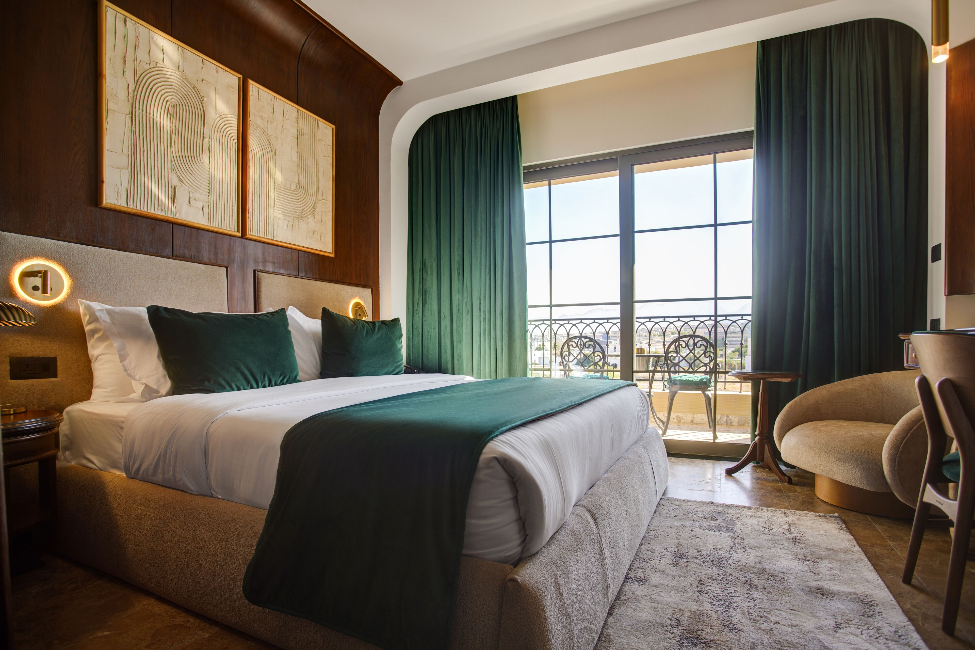 Dobbeltrom – deluxe, 1 kingsize-seng, byutsikt | Sengetøy i egyptisk bomull, sengetøy av topp kvalitet og dundyner