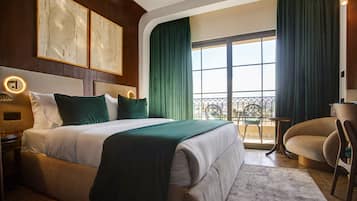 Deluxe Double Room, 1 King Bed, City View | Egyptian cotton sheets, premium bedding, down comforters