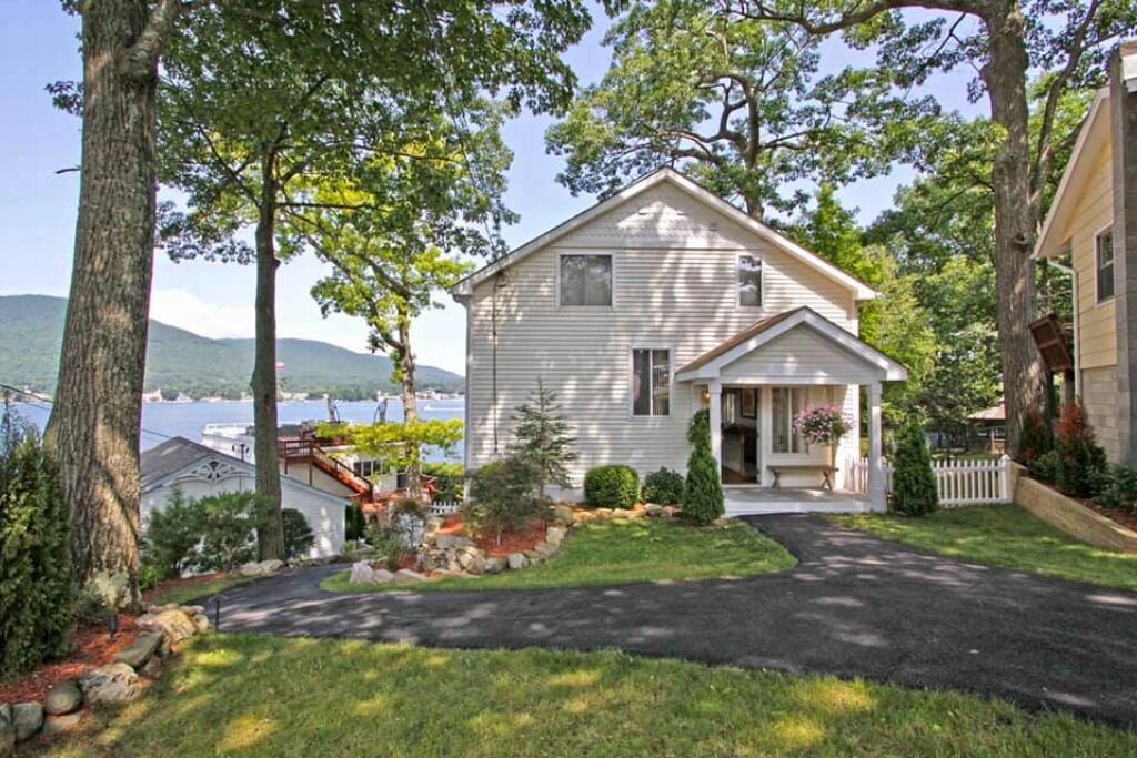 Stunning lakefront house (#3) 10 minute walk to village!
