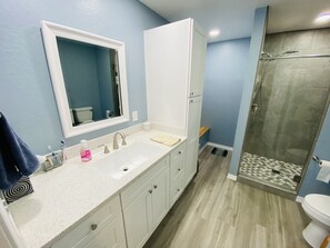 Dusche, Handtücher, Seife