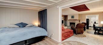 A Couple's Urban Get-A-Way Bungalow Under The Pines