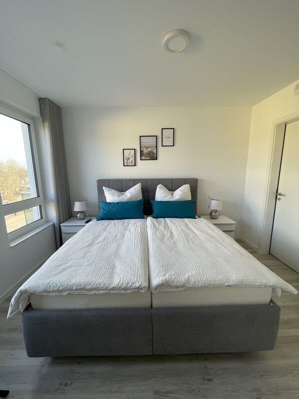 2 Schlafzimmer, Reisekinderbett, kostenloses WLAN, Bettwäsche