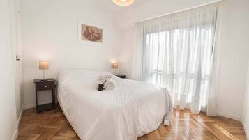 1 bedroom, desk, free WiFi, bed sheets