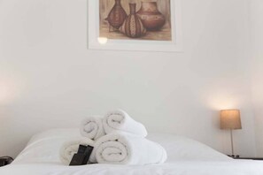 1 bedroom, desk, free WiFi, bed sheets