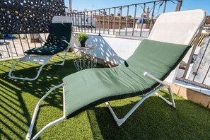 Property grounds - The Secret To A Great Stay in Seville | 1' Giralda (Sevilla)