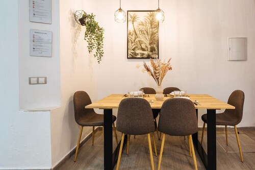The Secret To A Great Stay in Seville | 1' Giralda