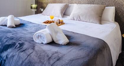 The Secret To A Great Stay in Seville | 1' Giralda