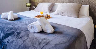 The Secret To A Great Stay in Seville | 1' Giralda