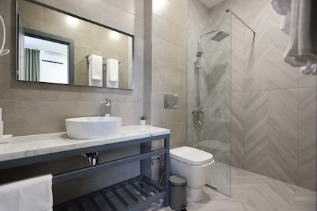 Comfort Double or Twin Room | Bathroom. Benefice Hotel Yerevan