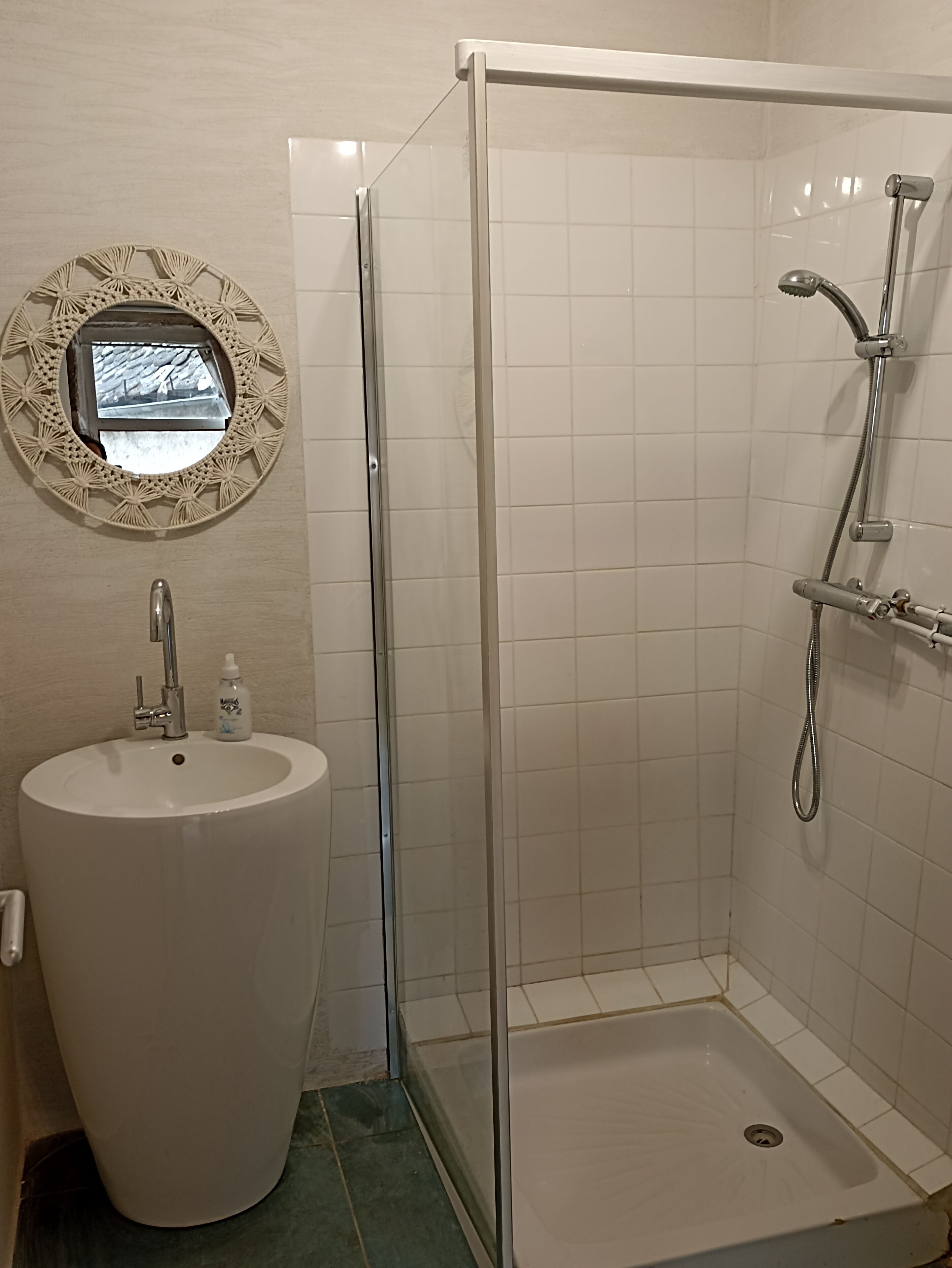 Towels, toilet paper