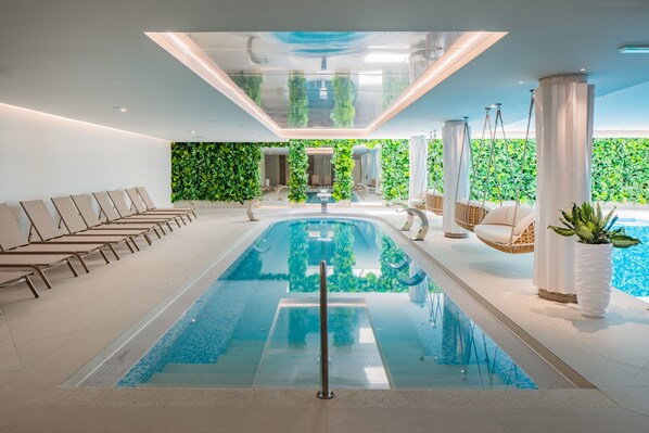 2 indoor pools