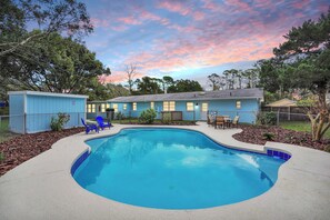 Outdoor pool, a heated pool - Relaxing HEATED Pool Apt ~ Night of Lights & Beach (St. Augustine)