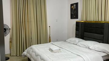 2 bedrooms, iron/ironing board, WiFi, bed sheets