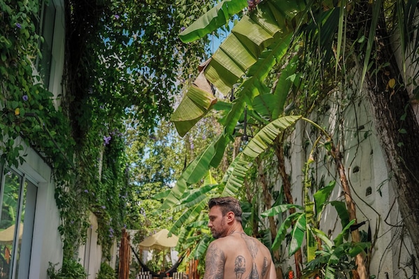 Outdoor pool, pool loungers