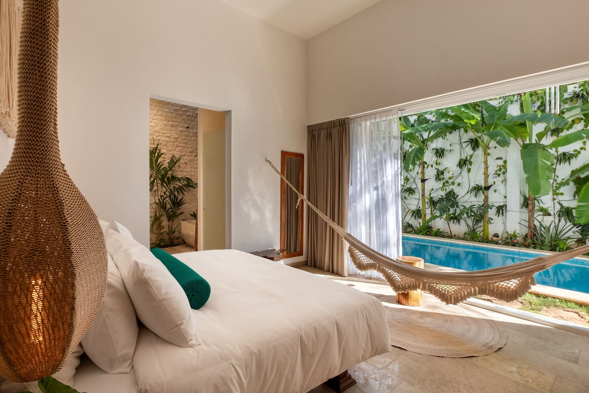 Deluxe Room | Premium bedding, minibar, in-room safe, individually decorated