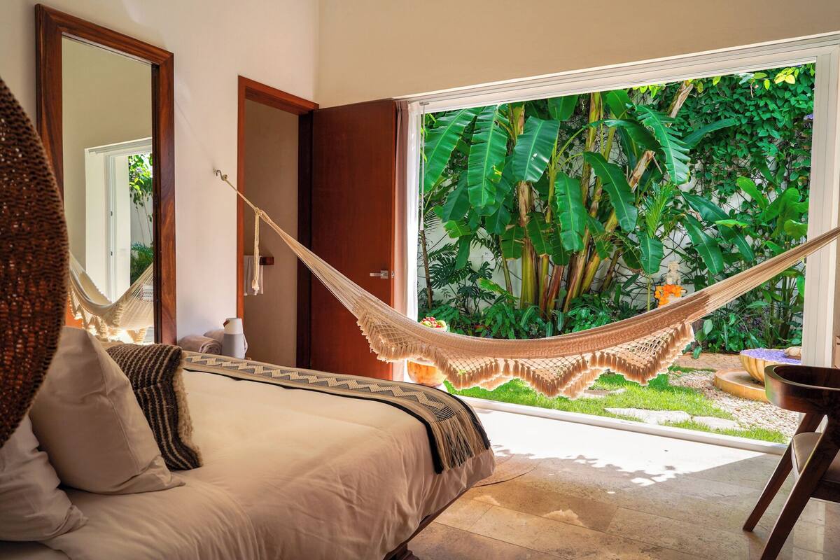 1 bedroom, premium bedding, minibar, in-room safe