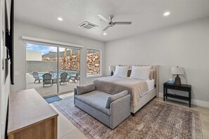 6 bedrooms, desk, iron/ironing board, travel crib