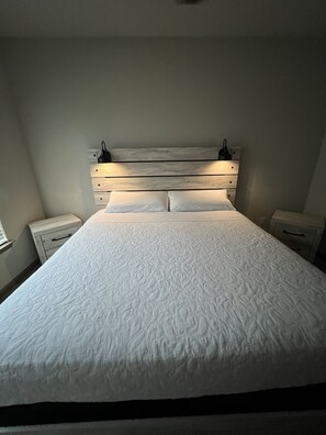 1 多间卧室、免费 WiFi、床单