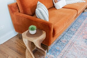 Smart TV - Chic|Comfy|Stylish| 2BD 2BA - Little India (Chicago)