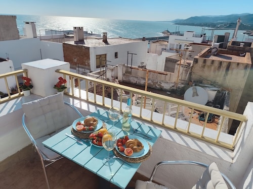 Apartment with sea view