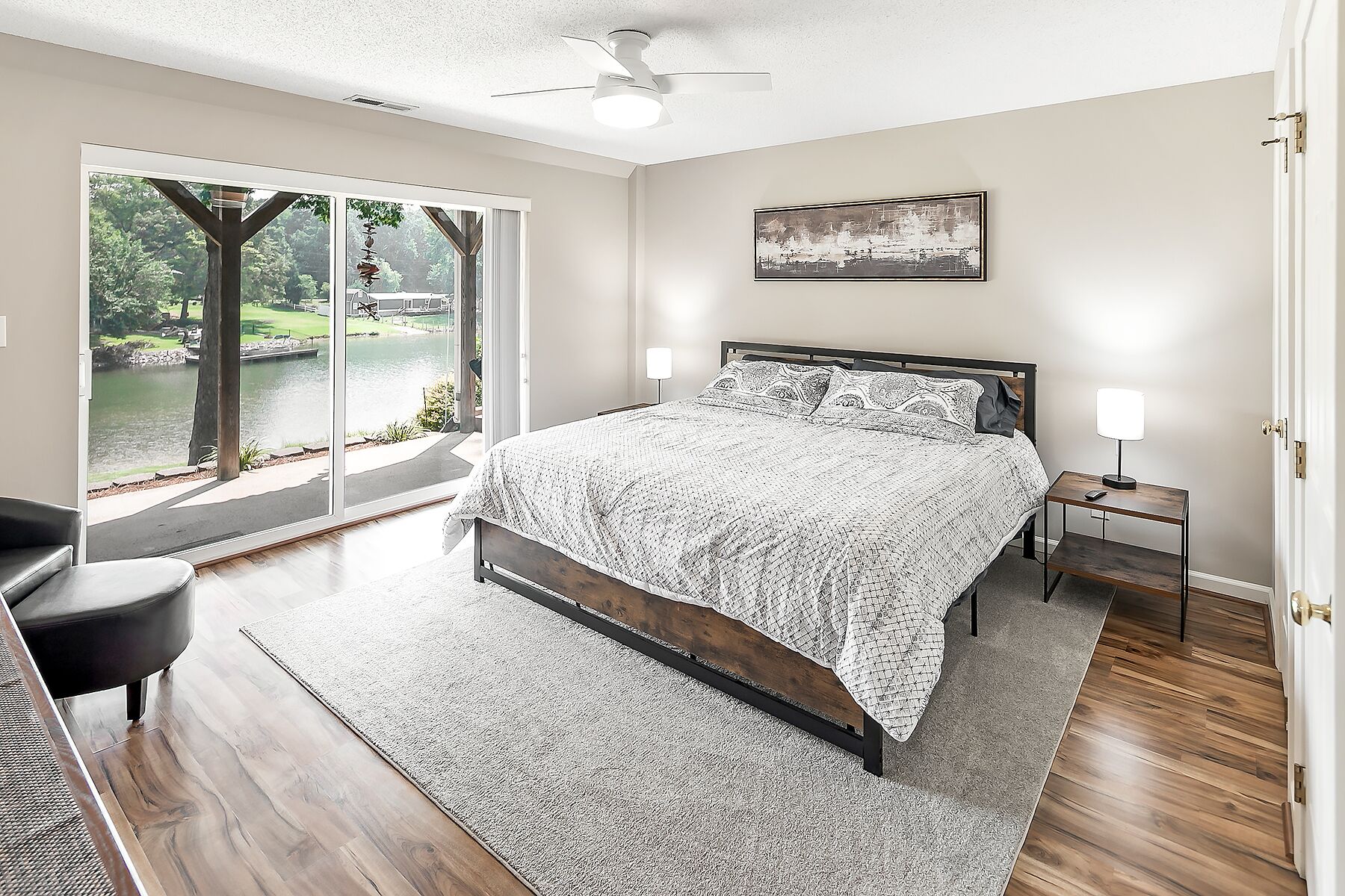 4 chambres, fer et planche à repasser, Wi-Fi gratuit, draps fournis