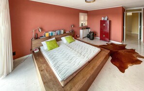 2 bedrooms, free WiFi