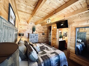 2 soverom, memory foam-senger, wi-fi (inkludert) og sengetøy