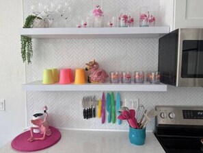 Fridge, microwave, oven, stovetop - FLAMINGO Flair & WATERFRONT Air--PURE Paradise! (Madeira Beach)