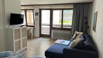 1 bedroom, travel crib, free WiFi, bed sheets