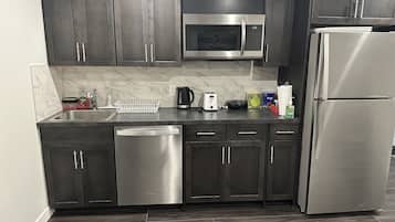 Fridge, microwave, dishwasher, coffee/tea maker